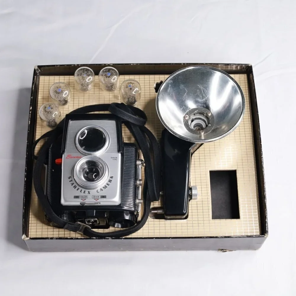 Kodak Brownie Starflex Full Kit: Original Box + Flash + Bulbs + User Manual